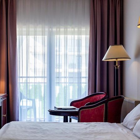 Royal Park Hotel & Spa Мельно Экстерьер фото