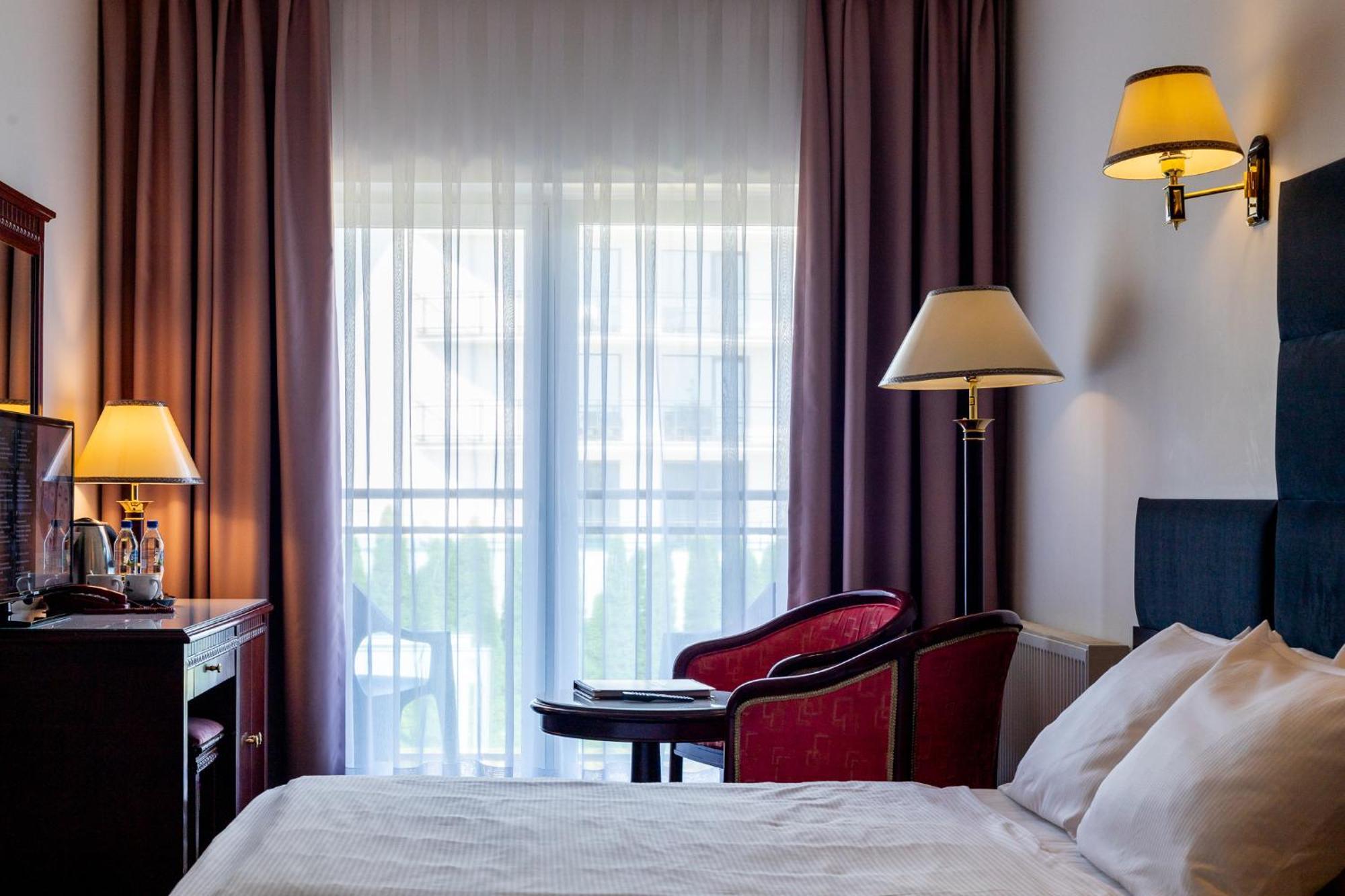 Royal Park Hotel & Spa Мельно Экстерьер фото