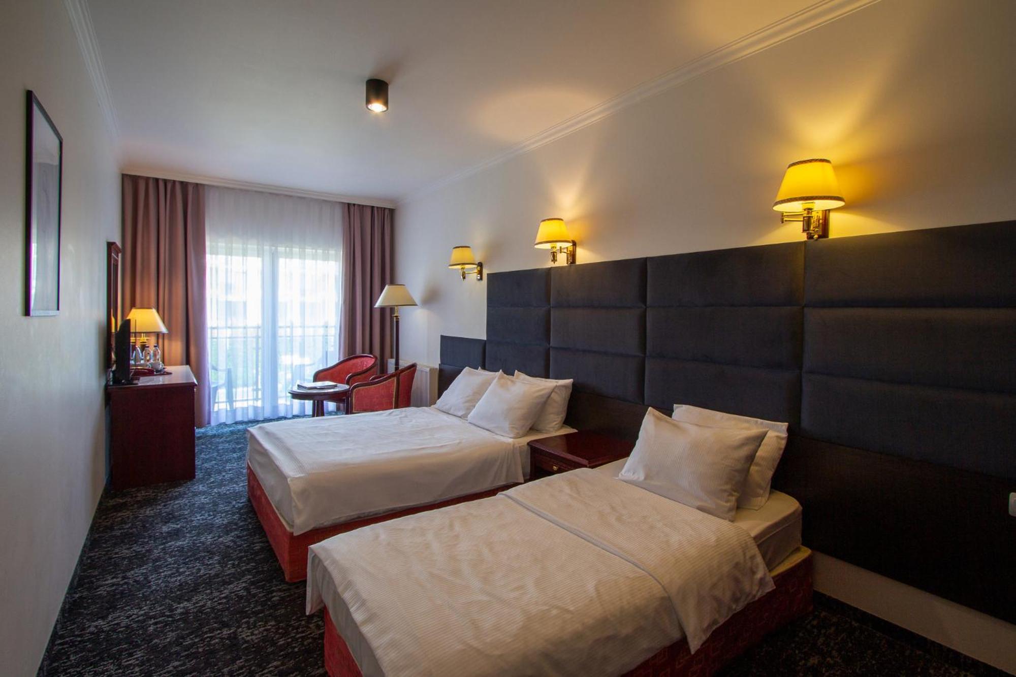 Royal Park Hotel & Spa Мельно Экстерьер фото