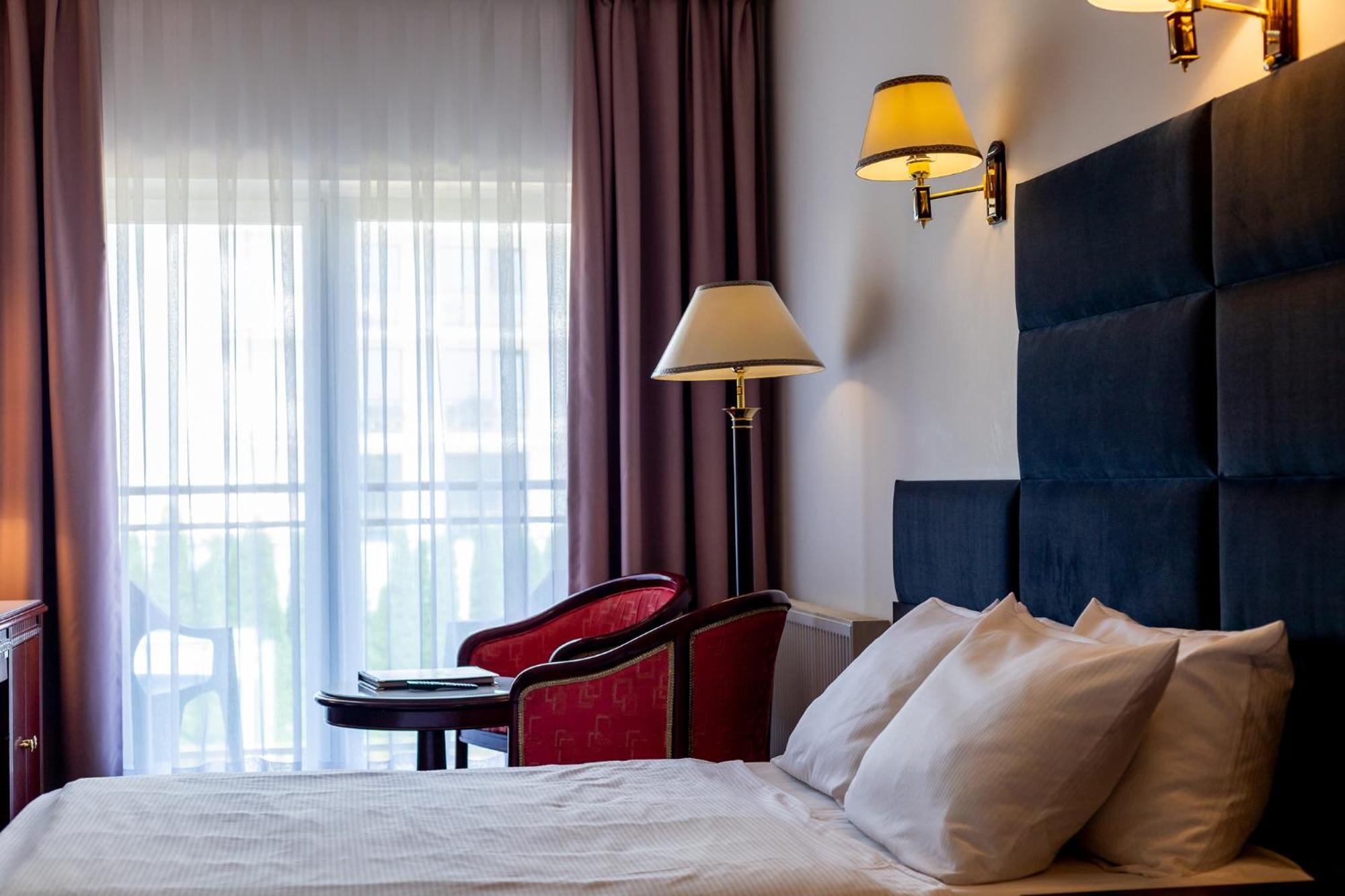Royal Park Hotel & Spa Мельно Экстерьер фото