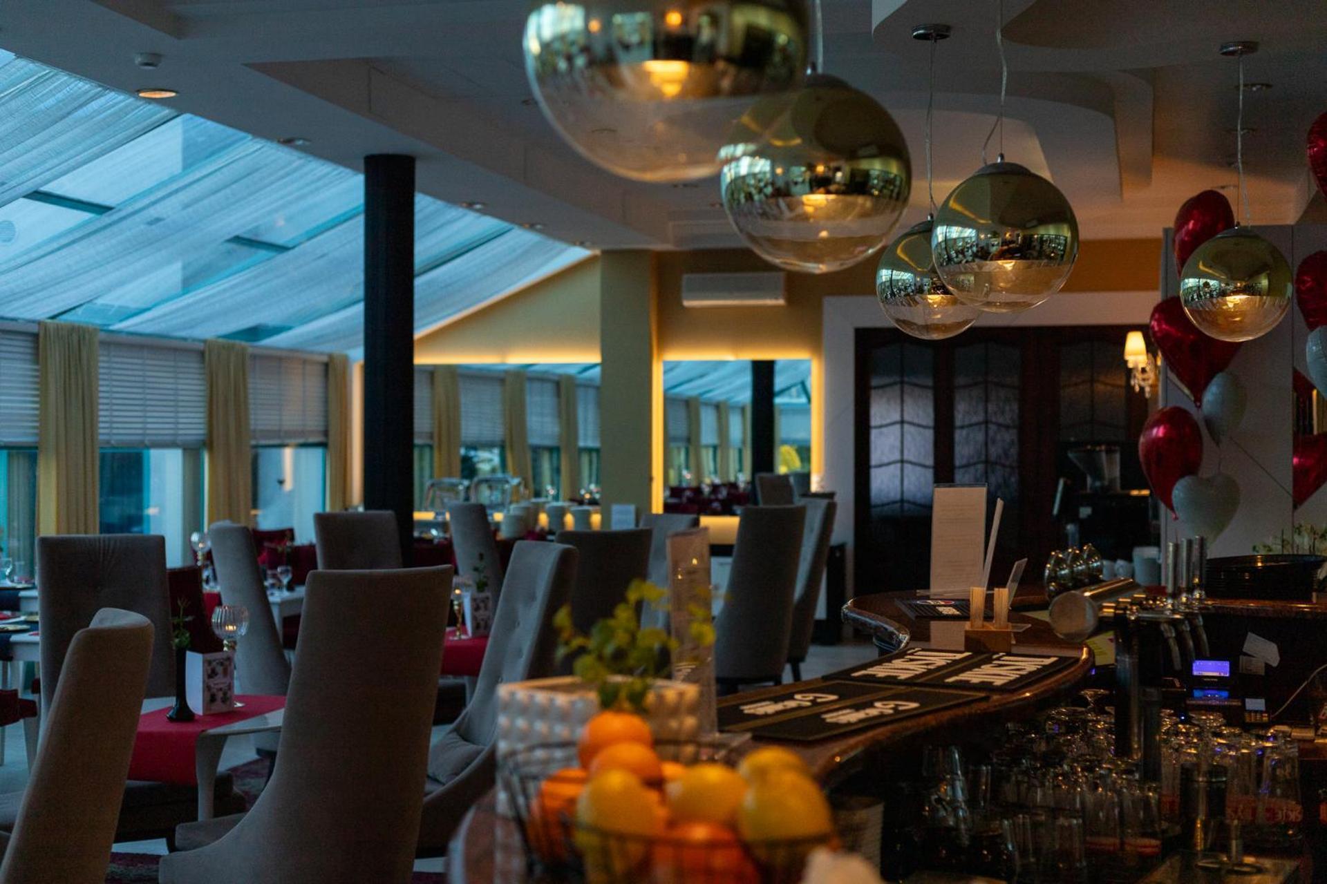 Royal Park Hotel & Spa Мельно Экстерьер фото