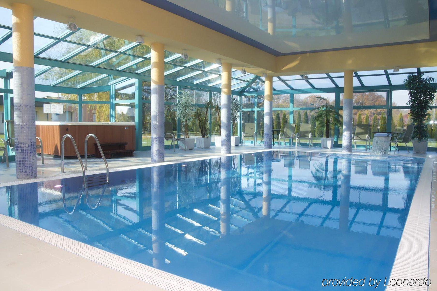 Royal Park Hotel & Spa Мельно Экстерьер фото