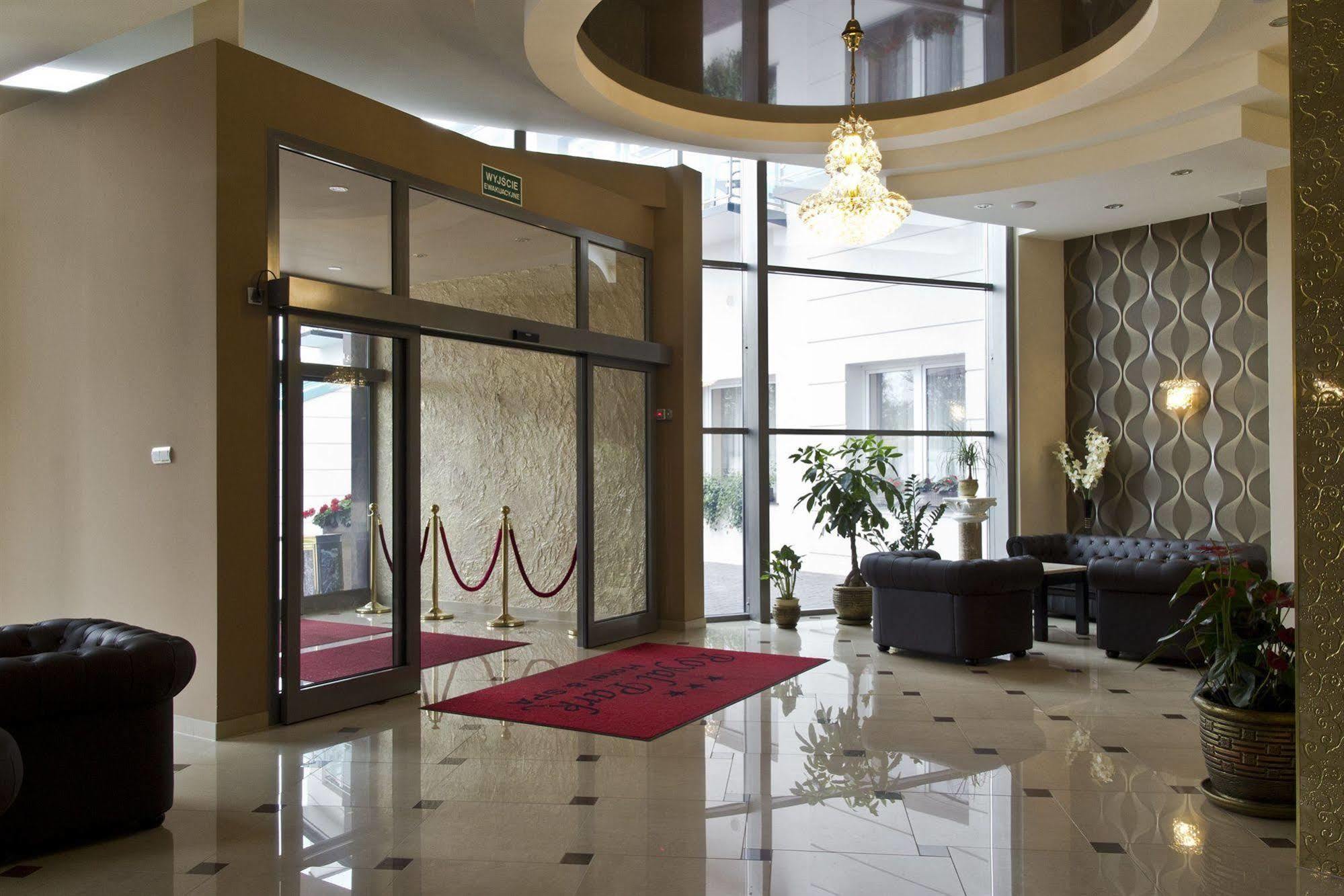 Royal Park Hotel & Spa Мельно Экстерьер фото