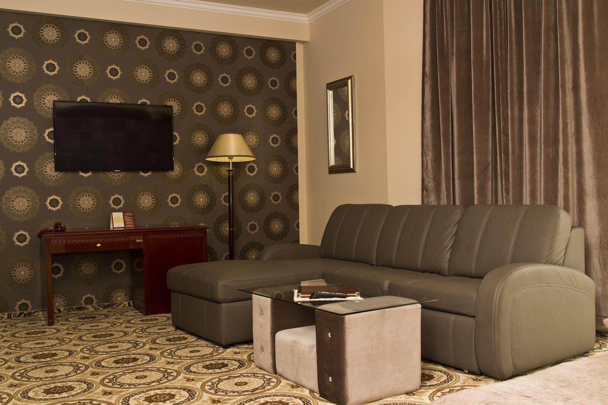 Royal Park Hotel & Spa Мельно Экстерьер фото