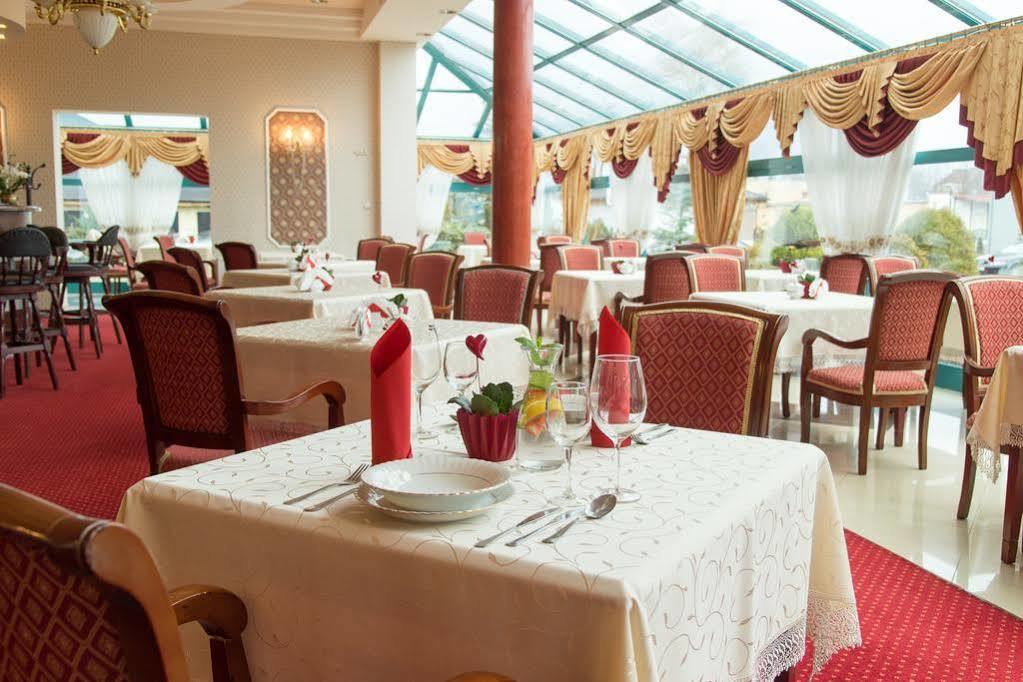Royal Park Hotel & Spa Мельно Экстерьер фото