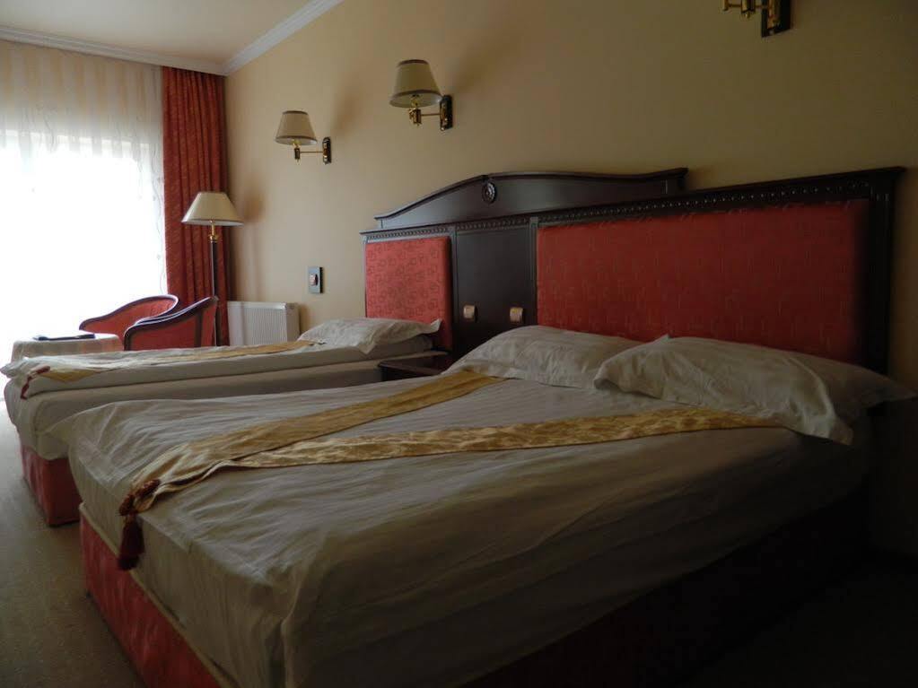 Royal Park Hotel & Spa Мельно Экстерьер фото